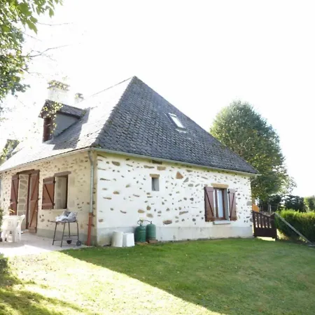 Gite De Charme Avec Terrasse Et Jardin Aux Portes Des Volcans D'auvergne - Fr-1-742-64 Hébergement de vacances