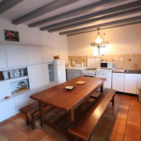Gite De Charme Avec Terrasse Et Jardin Aux Portes Des Volcans D'auvergne - Fr-1-742-64 Saint-Illide
