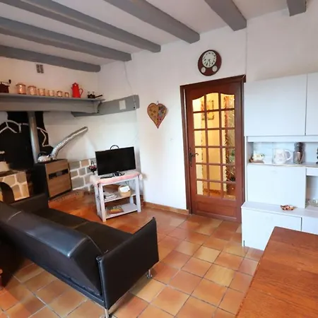 Gite De Charme Avec Terrasse Et Jardin Aux Portes Des Volcans D'auvergne - Fr-1-742-64 Saint-Illide